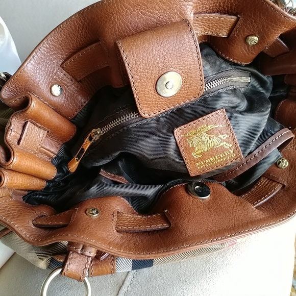 Burberry House Check Canvas Leather Shoulder Bag - Picture 7 of 11